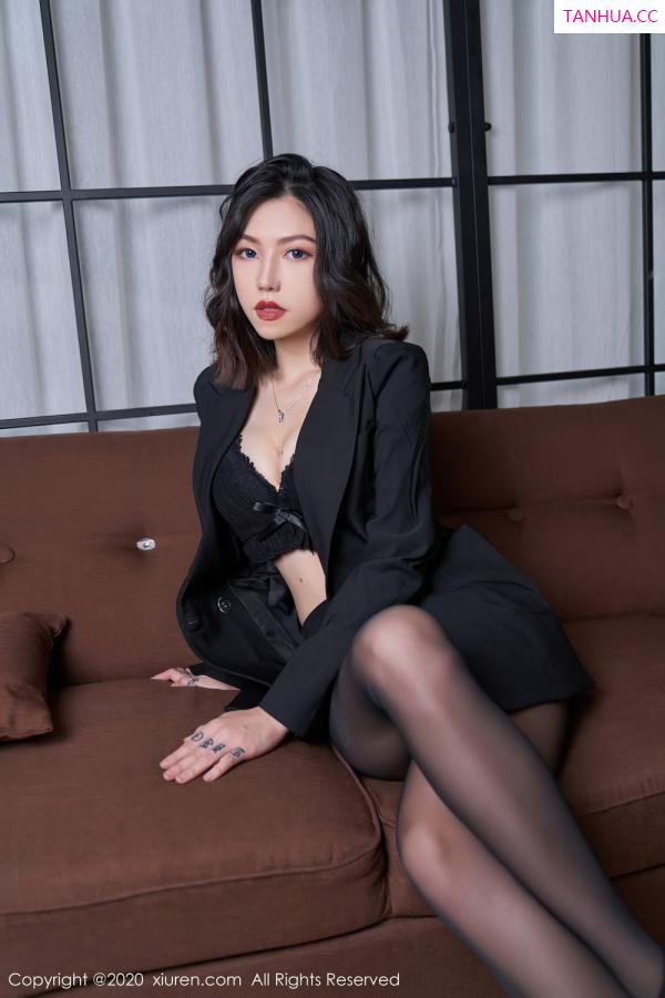 舌尖上的菊花  [XiuRen]高清写真图 2020.10.29 No.2711 舌尖上的菊花Ace第42张图片